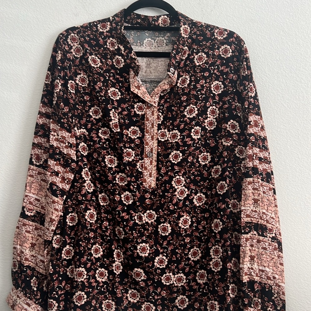 Floral Quarter-Button Long Sleeve Blouse